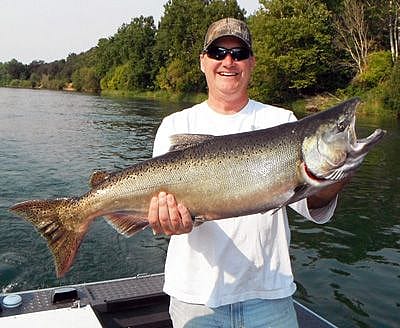 Full-Day Salmon Run Fishing in Coquille Bay | Outguided