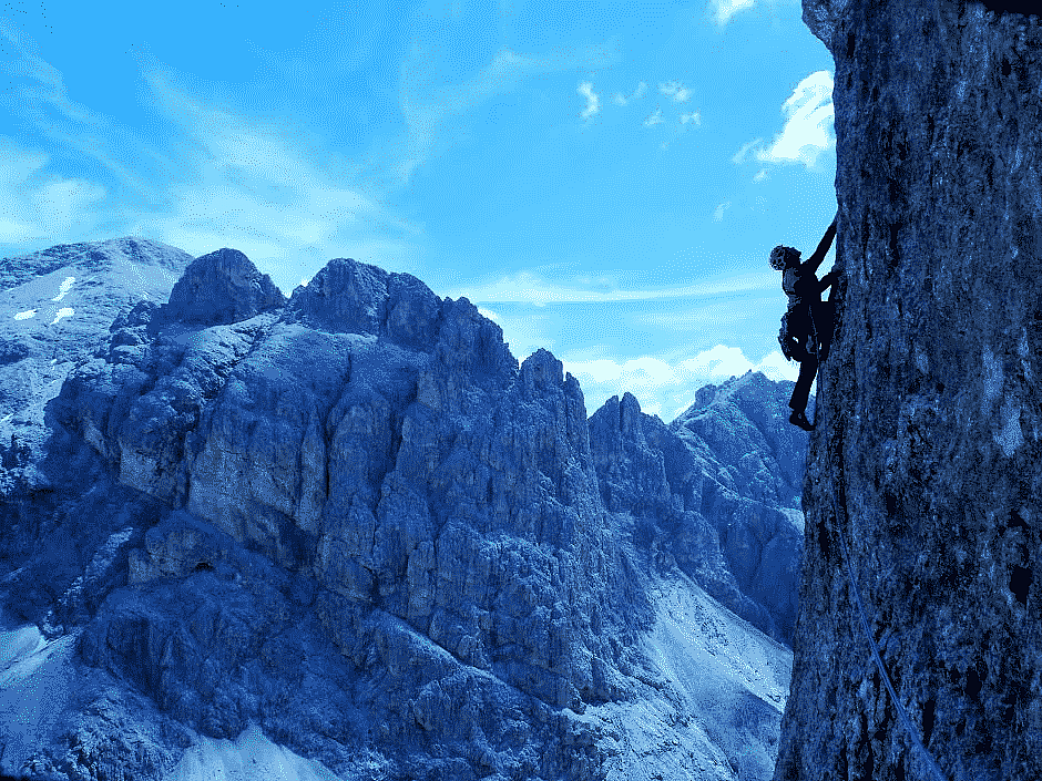 MultiPitch Rock Climbing in the Dolomites Outguided