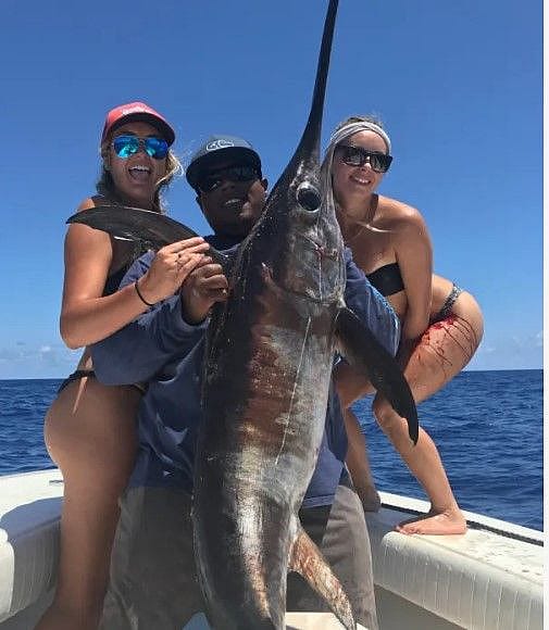 Full-Day Offshore Fishing in the Florida Keys