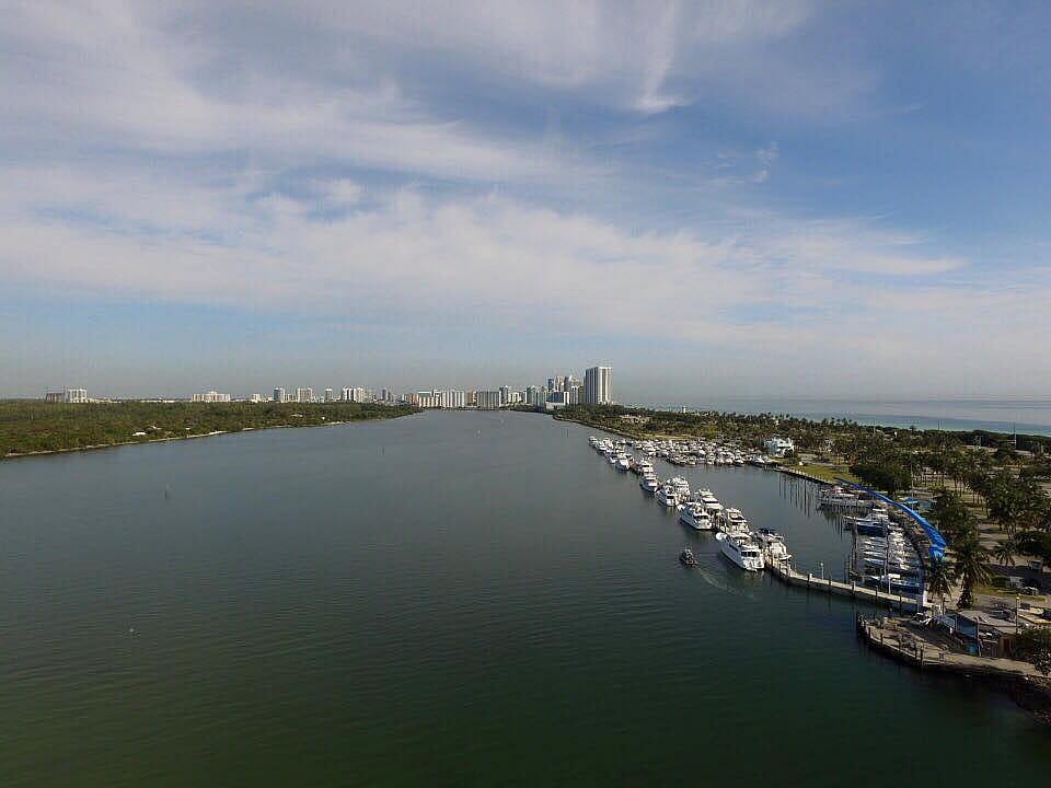 Fishing boat rental in Ft. Lauderdale - Cloud of Goods