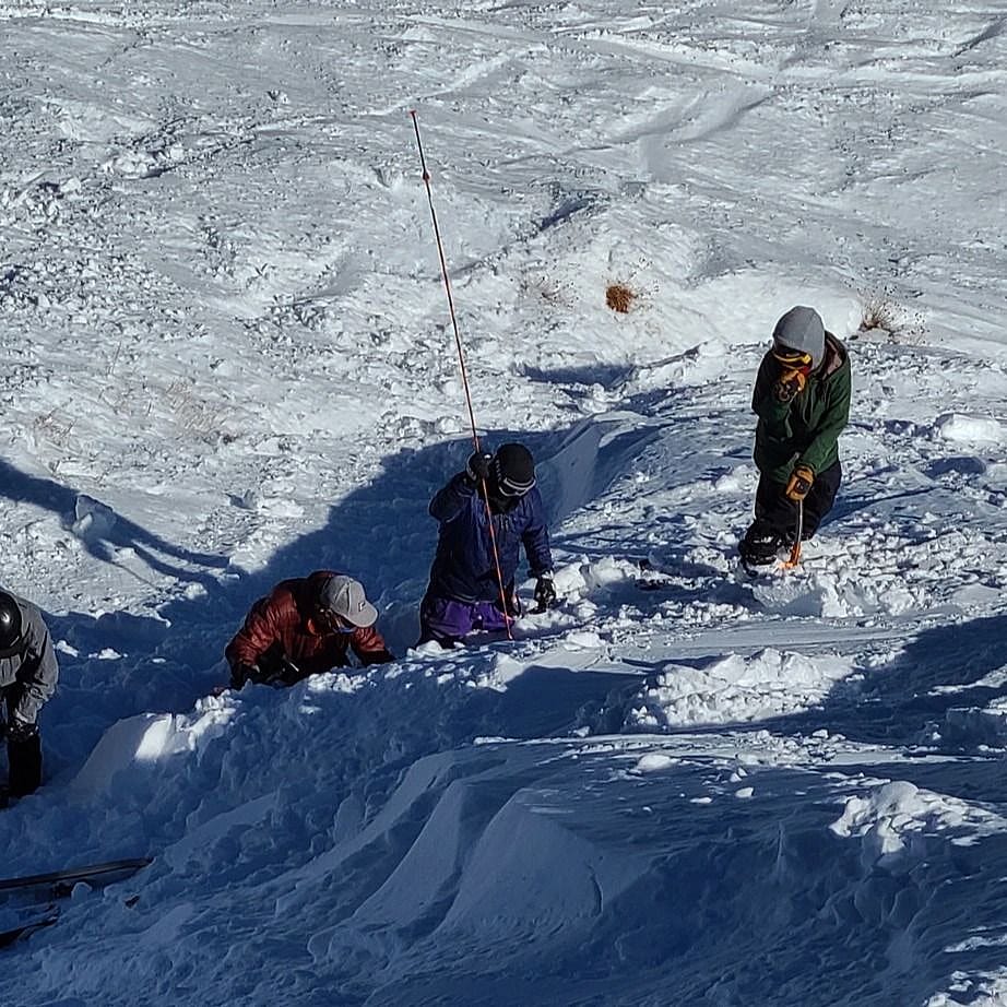 AIARE Avalanche Rescue Course Outguided