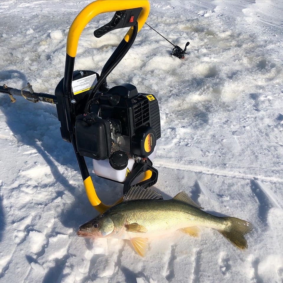 Full Day All Inclusive Ice Fishing on Lake Winnipeg