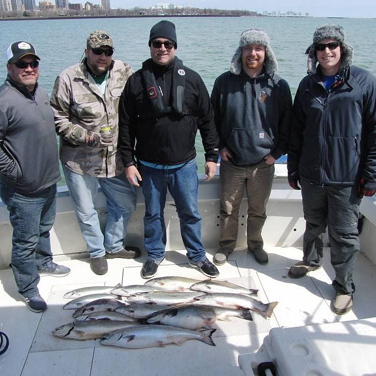 5Hour Milwaukee Fishing Charter in 33' Wellcraft Coastal Outguided