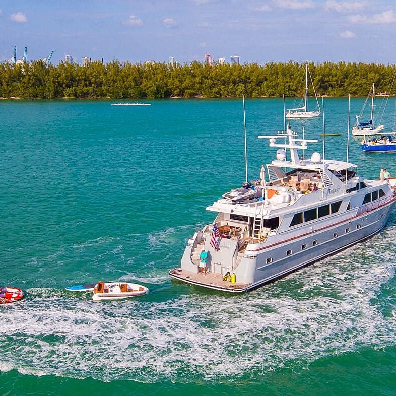 12 person yacht charter