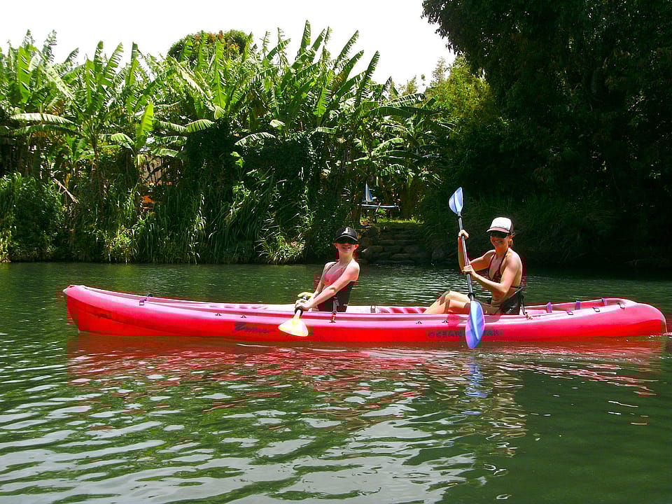 4 Hour Waimea Bay Kayak Tour in Hawaii Outguided